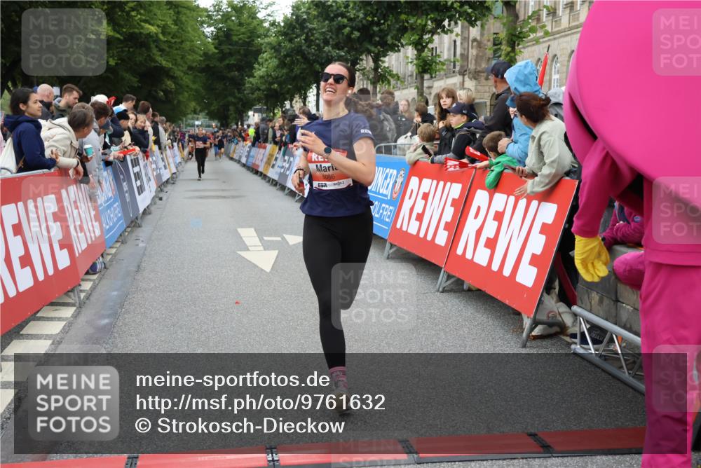 14.06.2026 - REWE Women's Run Strokosch-Dieckow http://msf.ph/oto/9761632 14.06.2026 10:58:40 Ziel 5086, 5980 meine-sportfotos.de