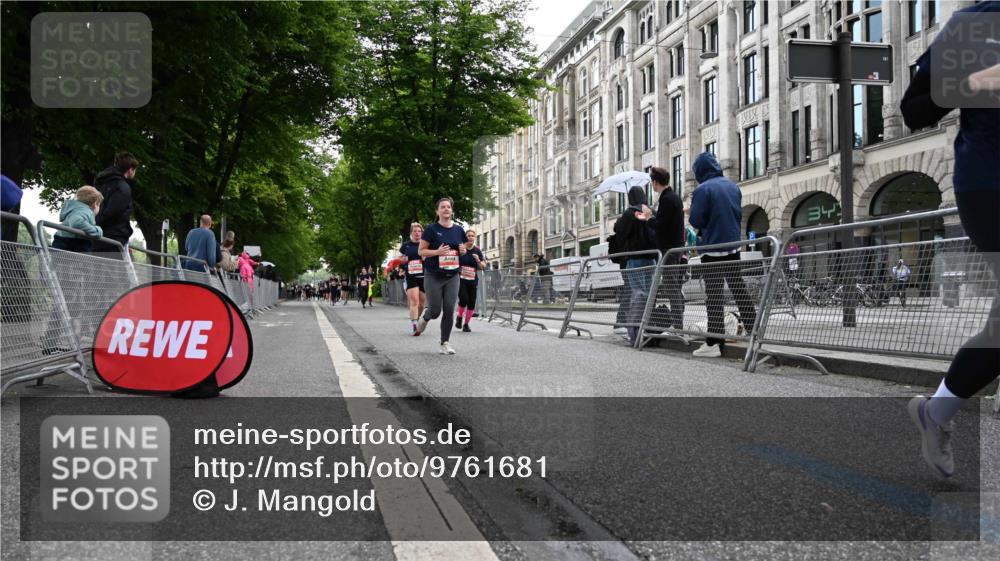 14.06.2026 - REWE Women's Run J. Mangold http://msf.ph/oto/9761681 14.06.2026 11:06:42 Ziel 5104, 5268, 5437, 5677, 5735, 5977, 6012, 6041 meine-sportfotos.de
