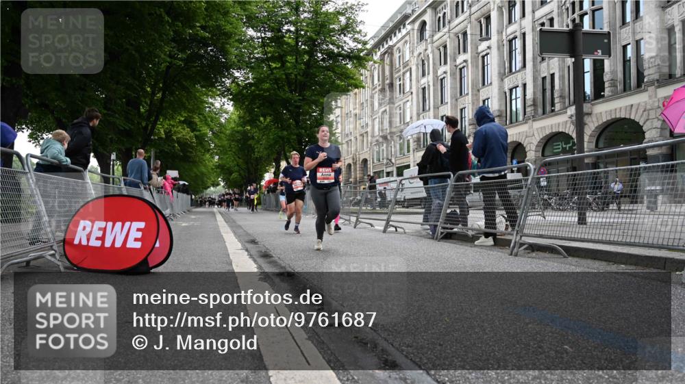 14.06.2026 - REWE Women's Run J. Mangold http://msf.ph/oto/9761687 14.06.2026 11:06:42 Ziel 5104, 5268, 5437, 5677, 5735, 5977, 6012, 6041 meine-sportfotos.de