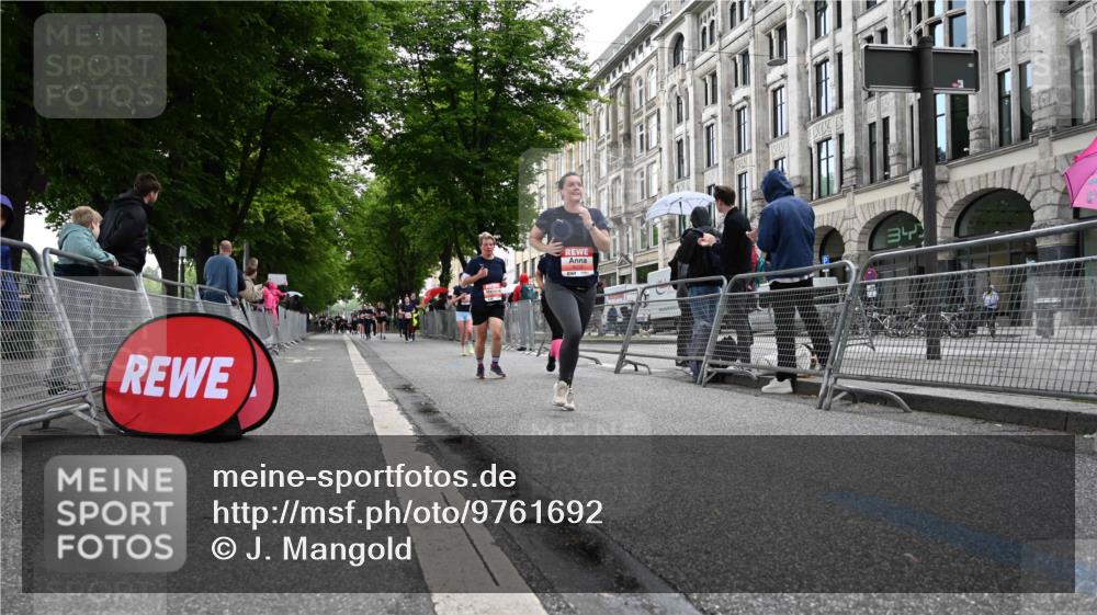 14.06.2026 - REWE Women's Run J. Mangold http://msf.ph/oto/9761692 14.06.2026 11:06:43 Ziel 5268, 5437, 5735, 5977, 6012, 6041 meine-sportfotos.de