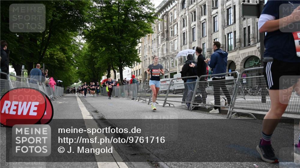 14.06.2026 - REWE Women's Run J. Mangold http://msf.ph/oto/9761716 14.06.2026 11:06:46 Ziel 5268, 5437, 6012, 6041 meine-sportfotos.de
