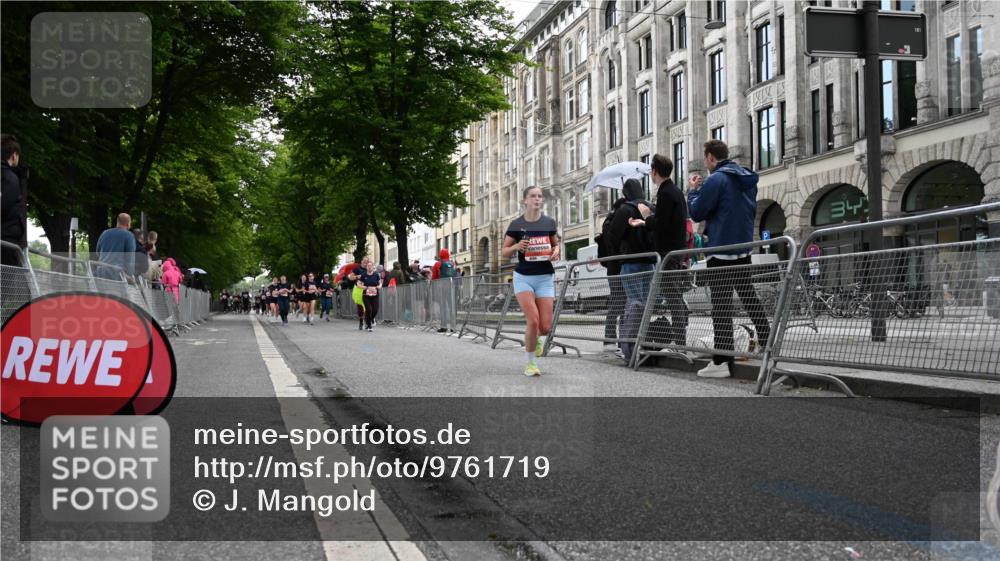 14.06.2026 - REWE Women's Run J. Mangold http://msf.ph/oto/9761719 14.06.2026 11:06:46 Ziel 5268, 5437, 6012, 6041 meine-sportfotos.de