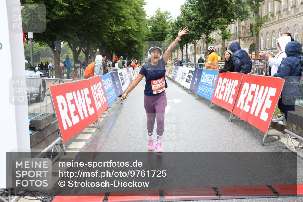 14.06.2026 - REWE Women's Run Strokosch-Dieckow http://msf.ph/oto/9761725 14.06.2026 11:13:39 Ziel 5057, 5252, 5537, 5564, 5645, 5678, 5726, 5955, 6033, 6059 meine-sportfotos.de