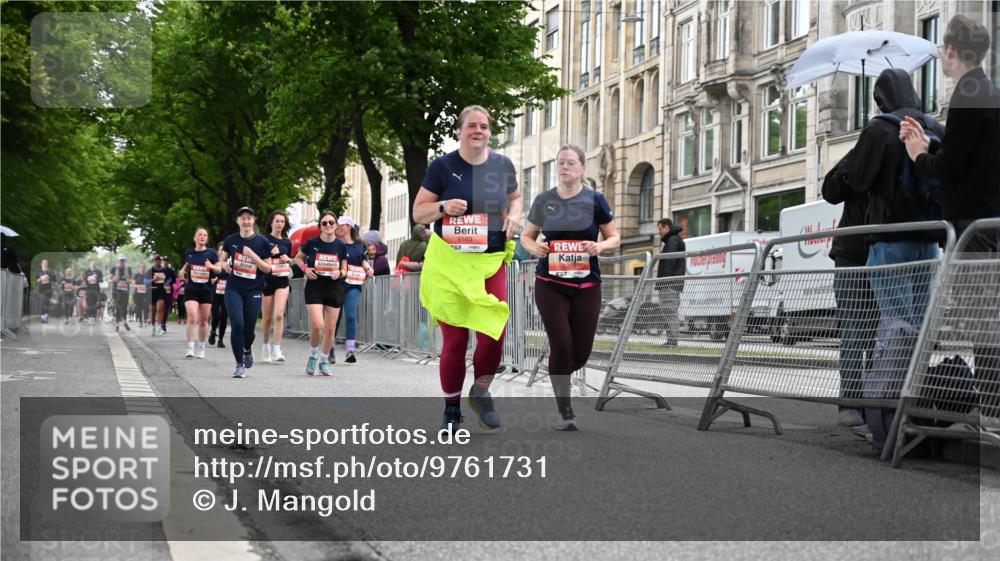 14.06.2026 - REWE Women's Run J. Mangold http://msf.ph/oto/9761731 14.06.2026 11:06:51 Ziel 5103, 5229, 5368, 5483, 5484, 6041 meine-sportfotos.de