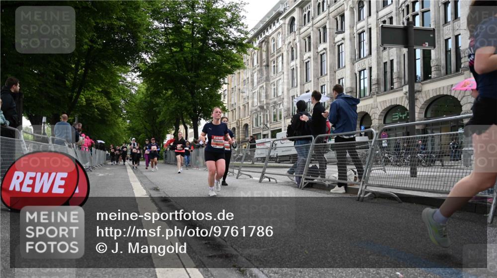 14.06.2026 - REWE Women's Run J. Mangold http://msf.ph/oto/9761786 14.06.2026 11:06:58 Ziel 5190, 5229, 5368, 5369, 5483, 5484, 5630, 6065 meine-sportfotos.de