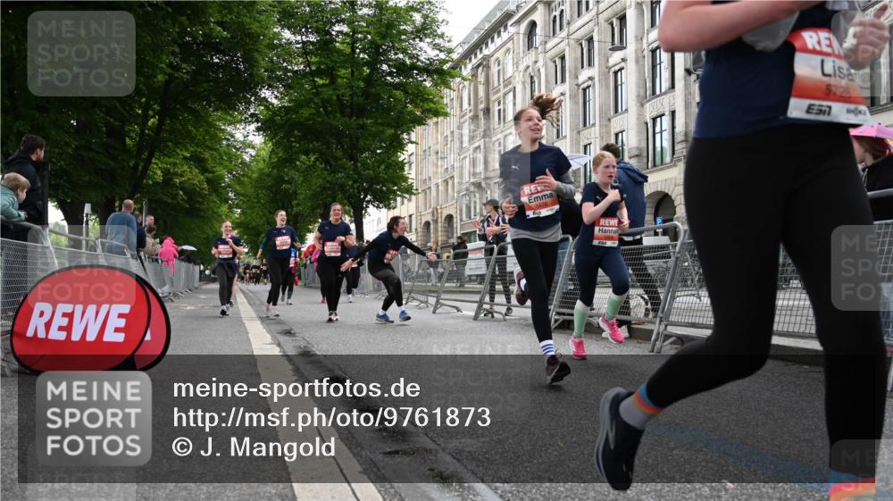 14.06.2026 - REWE Women's Run J. Mangold http://msf.ph/oto/9761873 14.06.2026 11:07:08 Ziel 5116, 5118, 5119, 5281, 5319, 5412, 5476, 5502, 5728, 5803, 5808, 5895 meine-sportfotos.de