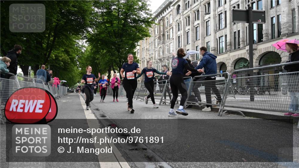 14.06.2026 - REWE Women's Run J. Mangold http://msf.ph/oto/9761891 14.06.2026 11:07:09 Ziel 5116, 5118, 5119, 5122, 5281, 5319, 5412, 5476, 5502, 5728, 5803, 5808, 5895 meine-sportfotos.de