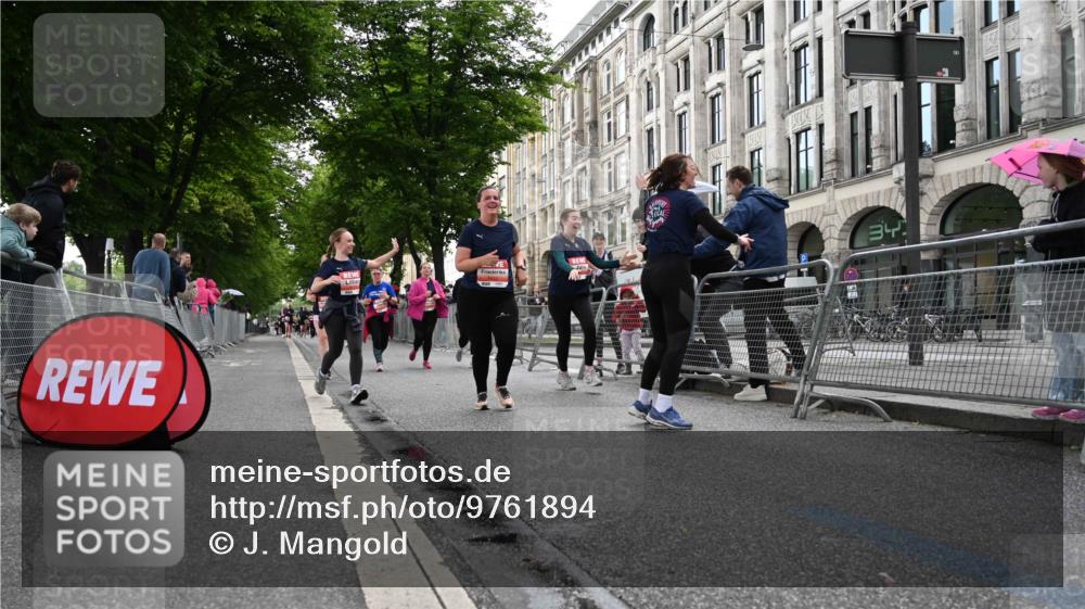 14.06.2026 - REWE Women's Run J. Mangold http://msf.ph/oto/9761894 14.06.2026 11:07:10 Ziel 5116, 5118, 5119, 5122, 5281, 5319, 5412, 5476, 5502, 5728, 5803, 5808 meine-sportfotos.de