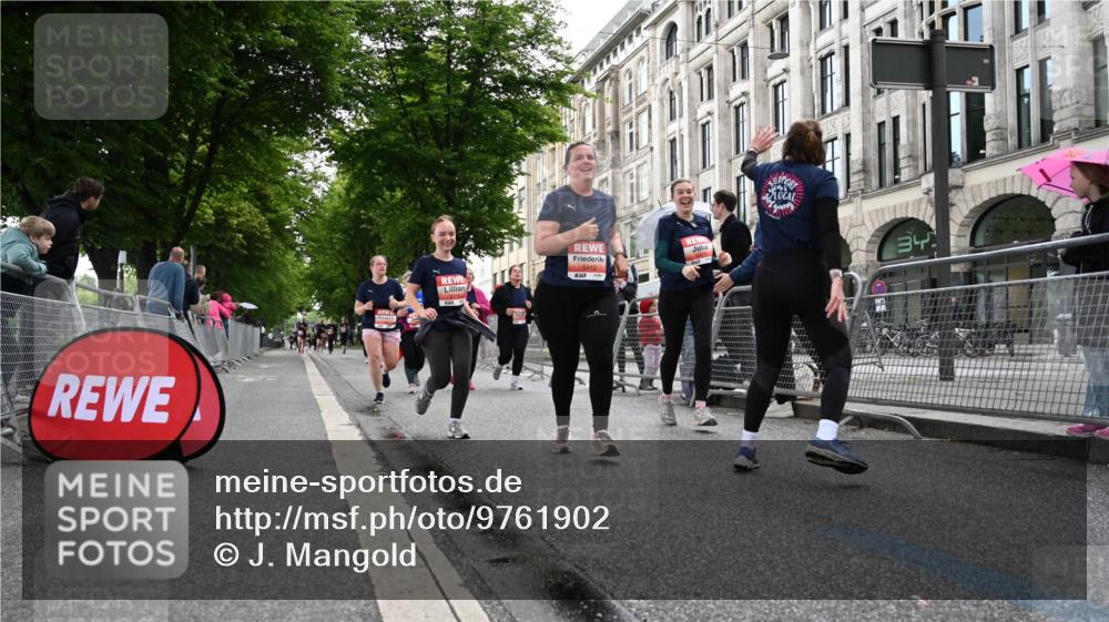 14.06.2026 - REWE Women's Run J. Mangold http://msf.ph/oto/9761902 14.06.2026 11:07:10 Ziel 5116, 5118, 5119, 5122, 5281, 5319, 5412, 5476, 5502, 5728, 5803, 5808 meine-sportfotos.de
