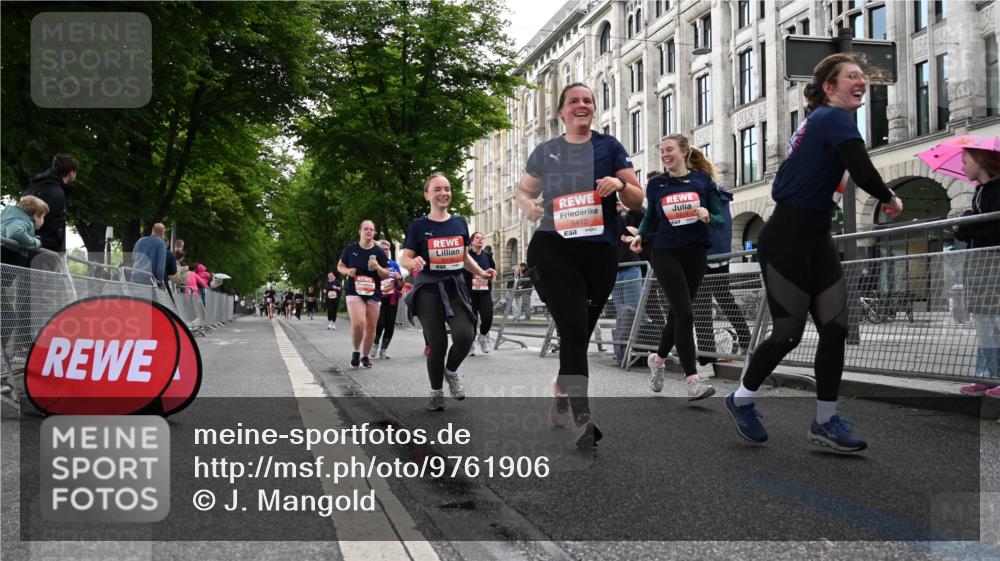 14.06.2026 - REWE Women's Run J. Mangold http://msf.ph/oto/9761906 14.06.2026 11:07:11 Ziel 5116, 5118, 5119, 5122, 5281, 5412, 5476, 5502, 5728, 5803, 5808 meine-sportfotos.de