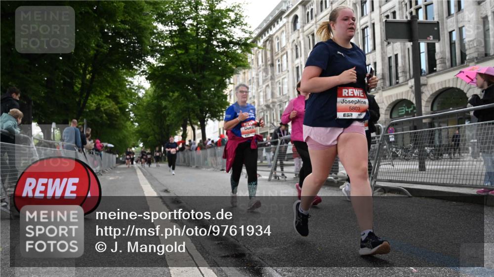 14.06.2026 - REWE Women's Run J. Mangold http://msf.ph/oto/9761934 14.06.2026 11:07:13 Ziel 5116, 5118, 5119, 5122, 5168, 5281, 5412, 5502, 5803 meine-sportfotos.de