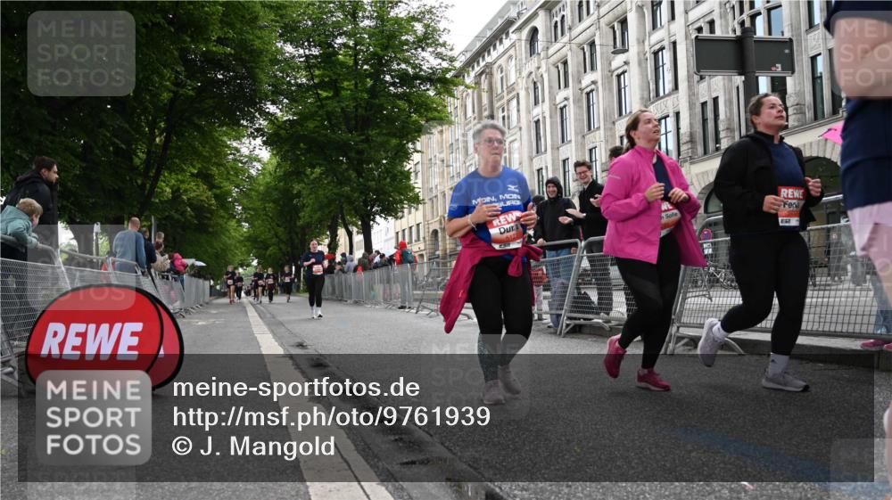 14.06.2026 - REWE Women's Run J. Mangold http://msf.ph/oto/9761939 14.06.2026 11:07:14 Ziel 5116, 5118, 5119, 5122, 5168, 5281, 5412, 5502, 5803 meine-sportfotos.de