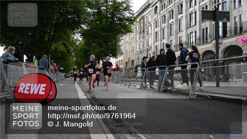 14.06.2026 - REWE Women's Run J. Mangold http://msf.ph/oto/9761964 14.06.2026 11:07:22 Ziel 5168, 5384, 5385, 5908, 5909 meine-sportfotos.de