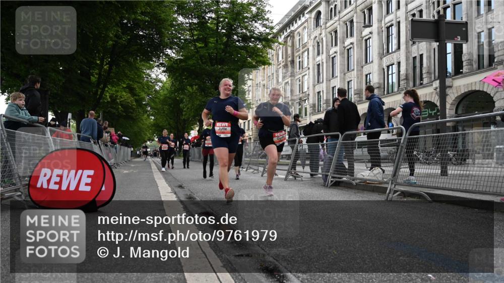 14.06.2026 - REWE Women's Run J. Mangold http://msf.ph/oto/9761979 14.06.2026 11:07:24 Ziel 5114, 5384, 5385, 5908, 5909 meine-sportfotos.de