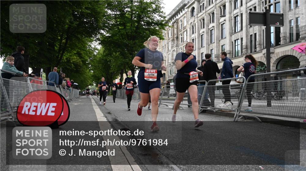 14.06.2026 - REWE Women's Run J. Mangold http://msf.ph/oto/9761984 14.06.2026 11:07:24 Ziel 5114, 5384, 5385, 5908, 5909 meine-sportfotos.de