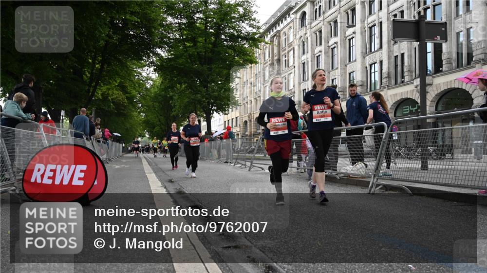 14.06.2026 - REWE Women's Run J. Mangold http://msf.ph/oto/9762007 14.06.2026 11:07:26 Ziel 5114, 5327, 5384, 5385, 5752, 5908, 5909 meine-sportfotos.de