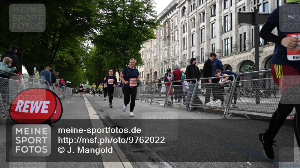 14.06.2026 - REWE Women's Run J. Mangold http://msf.ph/oto/9762022 14.06.2026 11:07:28 Ziel 5114, 5327, 5384, 5385, 5752, 5908, 5909 meine-sportfotos.de