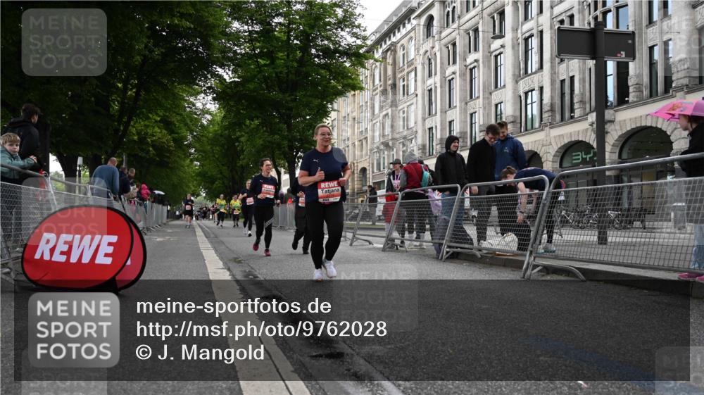 14.06.2026 - REWE Women's Run J. Mangold http://msf.ph/oto/9762028 14.06.2026 11:07:28 Ziel 5114, 5327, 5384, 5385, 5752, 5908, 5909 meine-sportfotos.de