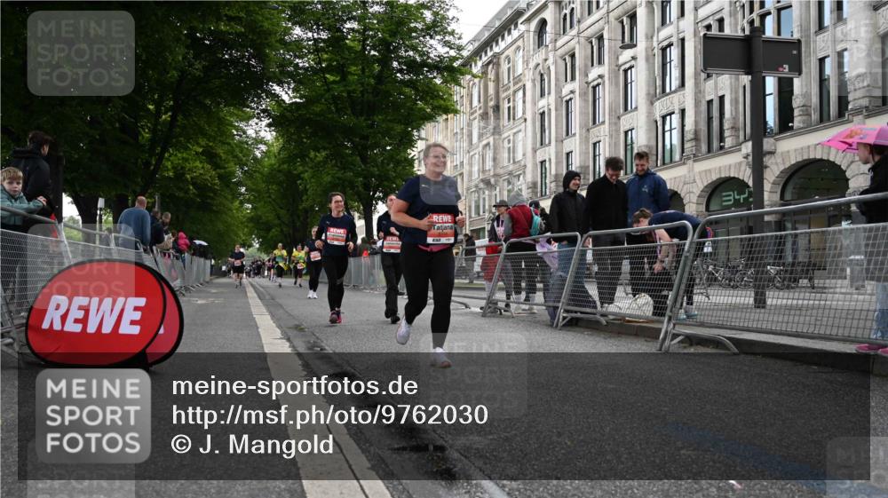 14.06.2026 - REWE Women's Run J. Mangold http://msf.ph/oto/9762030 14.06.2026 11:07:28 Ziel 5114, 5327, 5384, 5385, 5752, 5908, 5909 meine-sportfotos.de