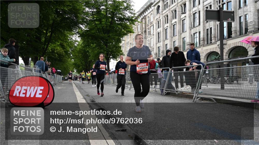 14.06.2026 - REWE Women's Run J. Mangold http://msf.ph/oto/9762036 14.06.2026 11:07:29 Ziel 5114, 5327, 5423, 5752, 5908, 5909 meine-sportfotos.de