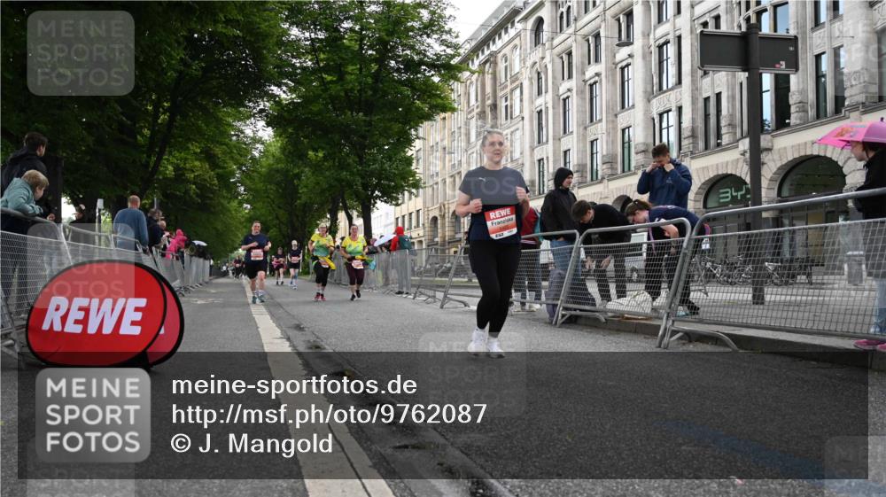14.06.2026 - REWE Women's Run J. Mangold http://msf.ph/oto/9762087 14.06.2026 11:07:34 Ziel 5065, 5313, 5327, 5423, 5664, 5752 meine-sportfotos.de