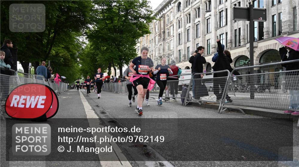 14.06.2026 - REWE Women's Run J. Mangold http://msf.ph/oto/9762149 14.06.2026 11:07:47 Ziel 5128, 5129, 5131, 5206, 5478 meine-sportfotos.de