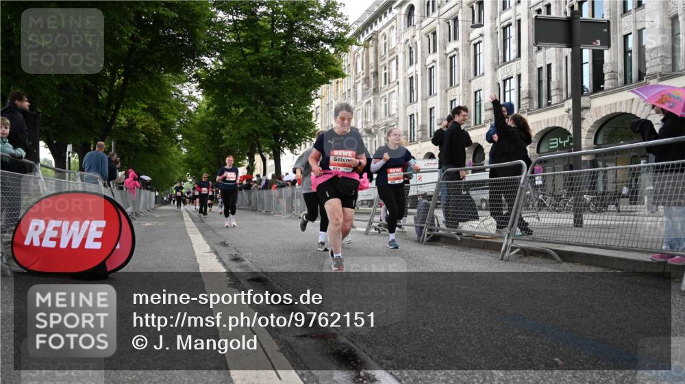14.06.2026 - REWE Women's Run J. Mangold http://msf.ph/oto/9762151 14.06.2026 11:07:47 Ziel 5128, 5129, 5131, 5206, 5478 meine-sportfotos.de