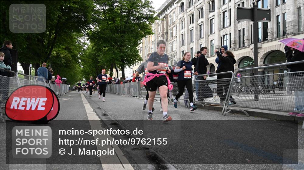 14.06.2026 - REWE Women's Run J. Mangold http://msf.ph/oto/9762155 14.06.2026 11:07:47 Ziel 5128, 5129, 5131, 5206, 5478 meine-sportfotos.de