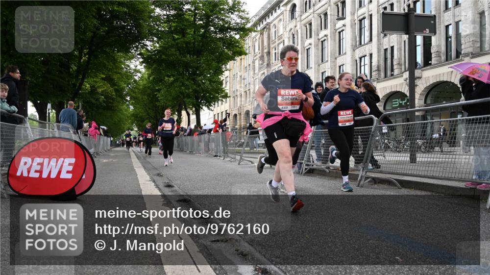 14.06.2026 - REWE Women's Run J. Mangold http://msf.ph/oto/9762160 14.06.2026 11:07:48 Ziel 5018, 5128, 5129, 5131, 5206, 5478 meine-sportfotos.de