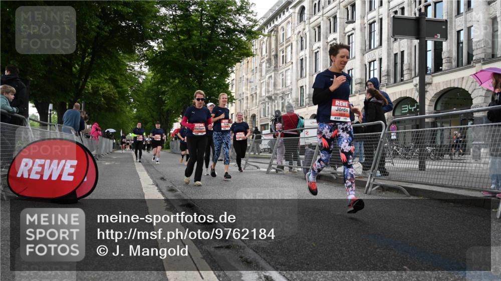 14.06.2026 - REWE Women's Run J. Mangold http://msf.ph/oto/9762184 14.06.2026 11:07:54 Ziel 5016, 5018, 5019, 5201, 5206, 5253, 5597, 5807 meine-sportfotos.de