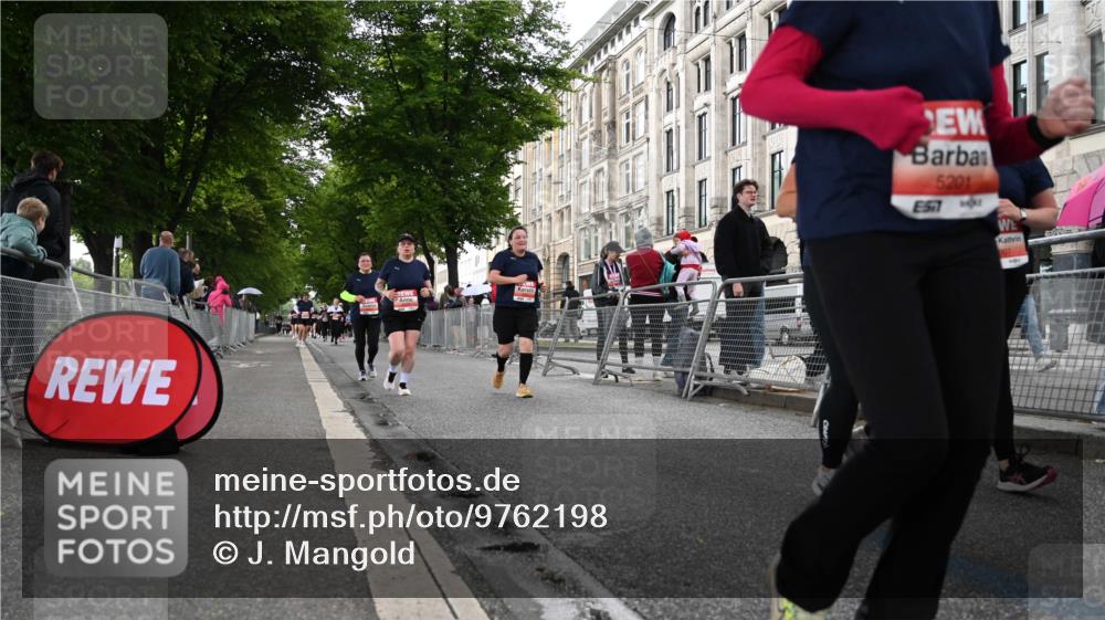 14.06.2026 - REWE Women's Run J. Mangold http://msf.ph/oto/9762198 14.06.2026 11:07:57 Ziel 5016, 5018, 5019, 5201, 5253, 5411, 5597, 5807 meine-sportfotos.de