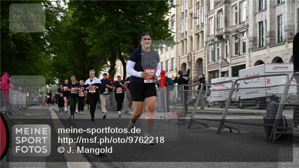 14.06.2026 - REWE Women's Run J. Mangold http://msf.ph/oto/9762218 14.06.2026 11:08:04 Ziel 5296, 5411, 5459, 5875, 5900, 5931 meine-sportfotos.de
