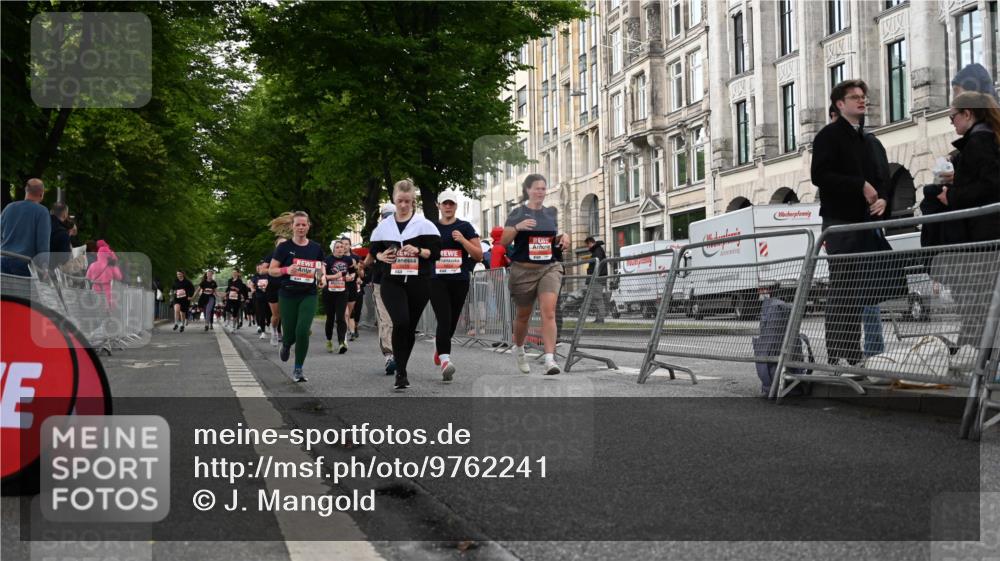 14.06.2026 - REWE Women's Run J. Mangold http://msf.ph/oto/9762241 14.06.2026 11:08:07 Ziel 5175, 5296, 5414, 5459, 5875, 5900, 5931, 5949 meine-sportfotos.de