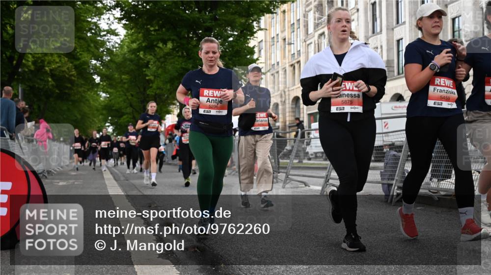 14.06.2026 - REWE Women's Run J. Mangold http://msf.ph/oto/9762260 14.06.2026 11:08:09 Ziel 5175, 5224, 5296, 5414, 5459, 5596, 5875, 5900, 5931, 5949 meine-sportfotos.de