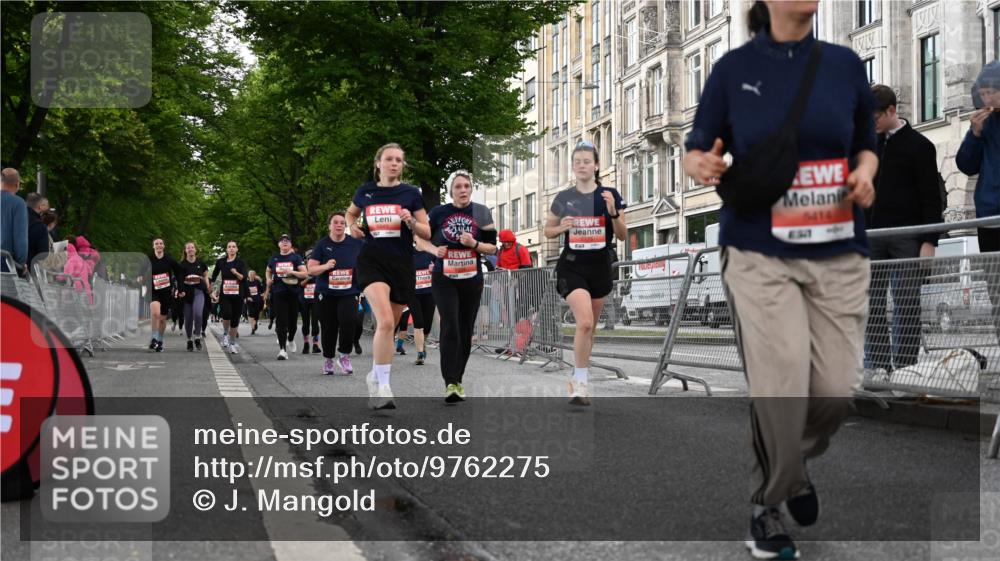 14.06.2026 - REWE Women's Run J. Mangold http://msf.ph/oto/9762275 14.06.2026 11:08:11 Ziel 5175, 5224, 5296, 5414, 5459, 5596, 5851, 5852, 5875, 5931, 5949, 5994 meine-sportfotos.de