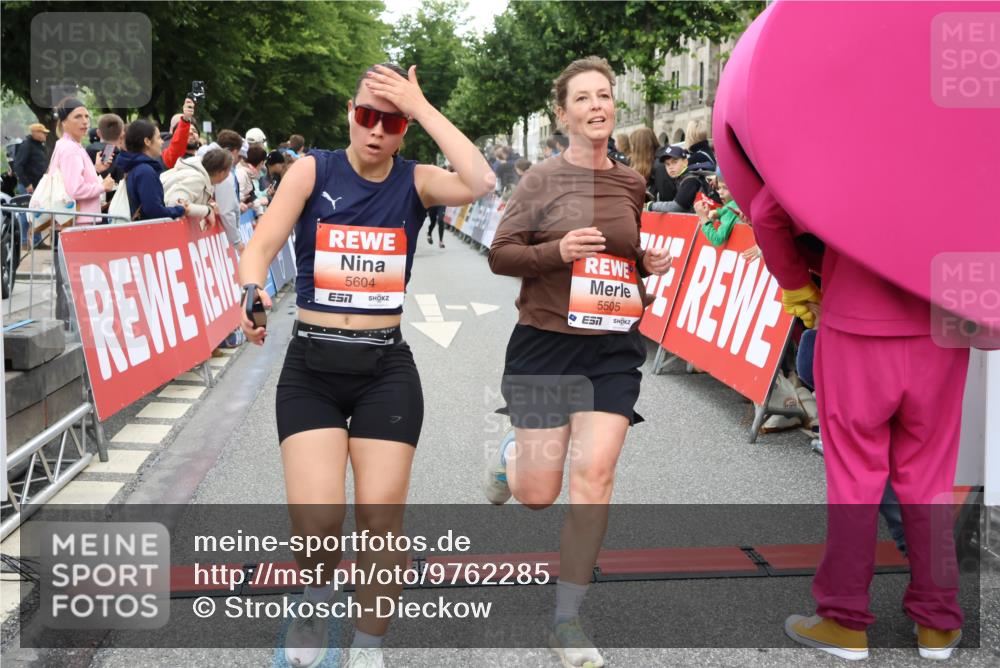 14.06.2026 - REWE Women's Run Strokosch-Dieckow http://msf.ph/oto/9762285 14.06.2026 10:58:15 Ziel 5047, 5113, 5505, 5581, 5604, 5661, 5679, 5686, 5729 meine-sportfotos.de