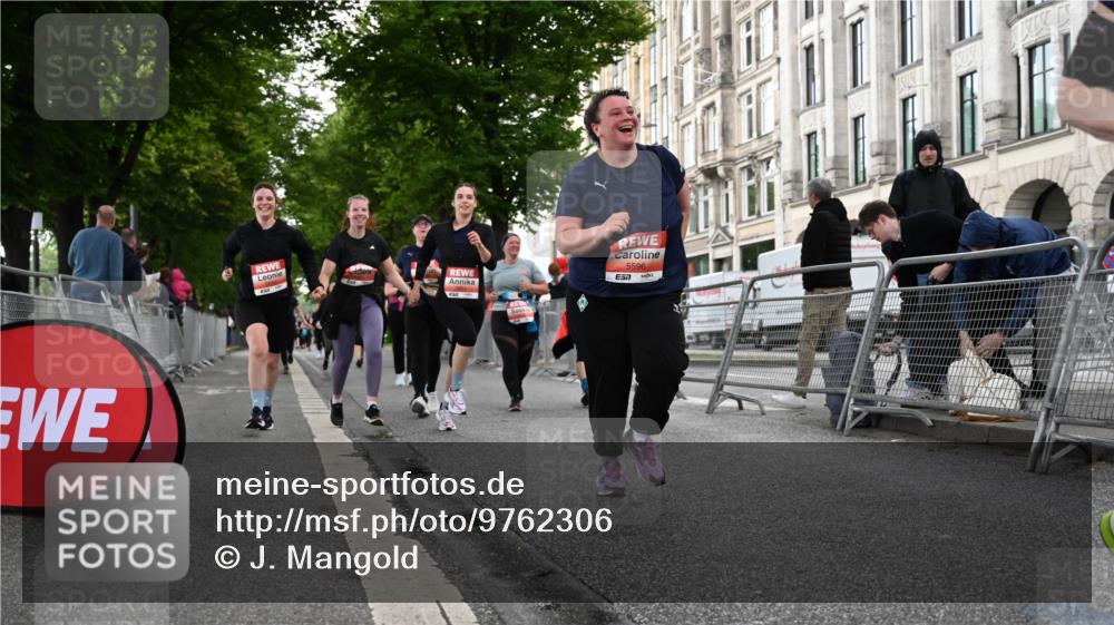 14.06.2026 - REWE Women's Run J. Mangold http://msf.ph/oto/9762306 14.06.2026 11:08:15 Ziel 5175, 5224, 5232, 5235, 5318, 5413, 5414, 5596, 5614, 5779, 5851, 5852, 5949, 5994 meine-sportfotos.de