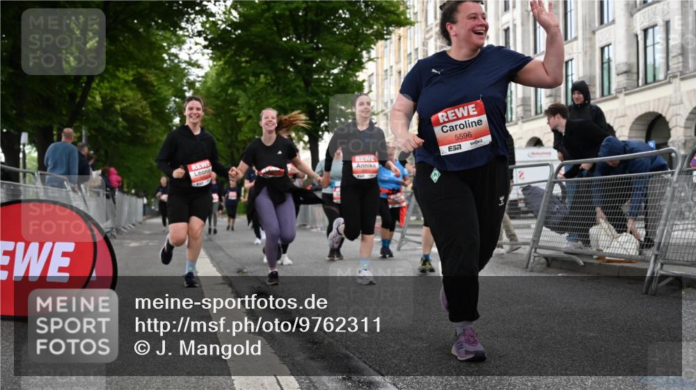 14.06.2026 - REWE Women's Run J. Mangold http://msf.ph/oto/9762311 14.06.2026 11:08:15 Ziel 5175, 5224, 5232, 5235, 5318, 5413, 5414, 5596, 5614, 5779, 5851, 5852, 5949, 5994 meine-sportfotos.de