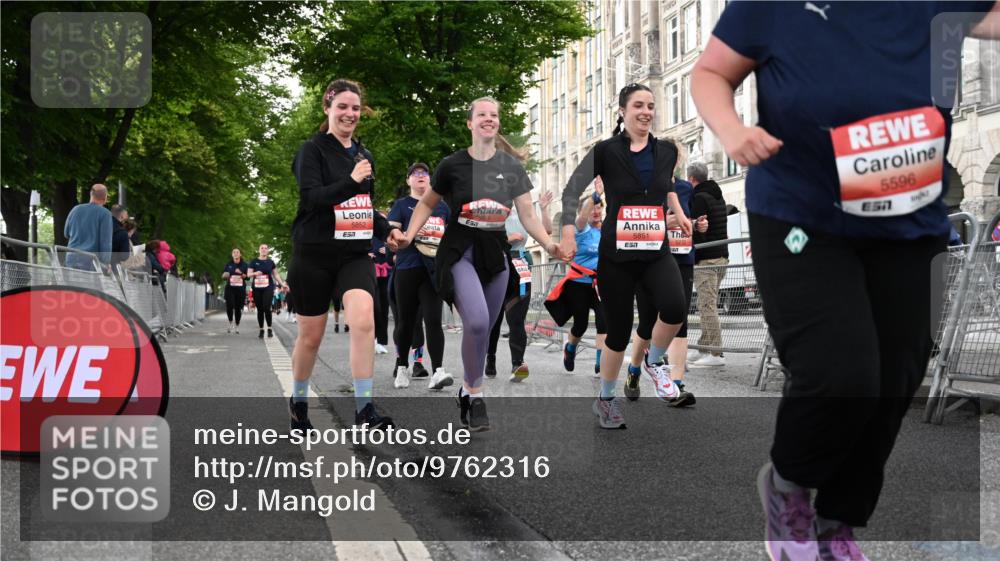 14.06.2026 - REWE Women's Run J. Mangold http://msf.ph/oto/9762316 14.06.2026 11:08:16 Ziel 5175, 5224, 5232, 5235, 5318, 5413, 5596, 5614, 5779, 5851, 5852, 5949, 5994 meine-sportfotos.de