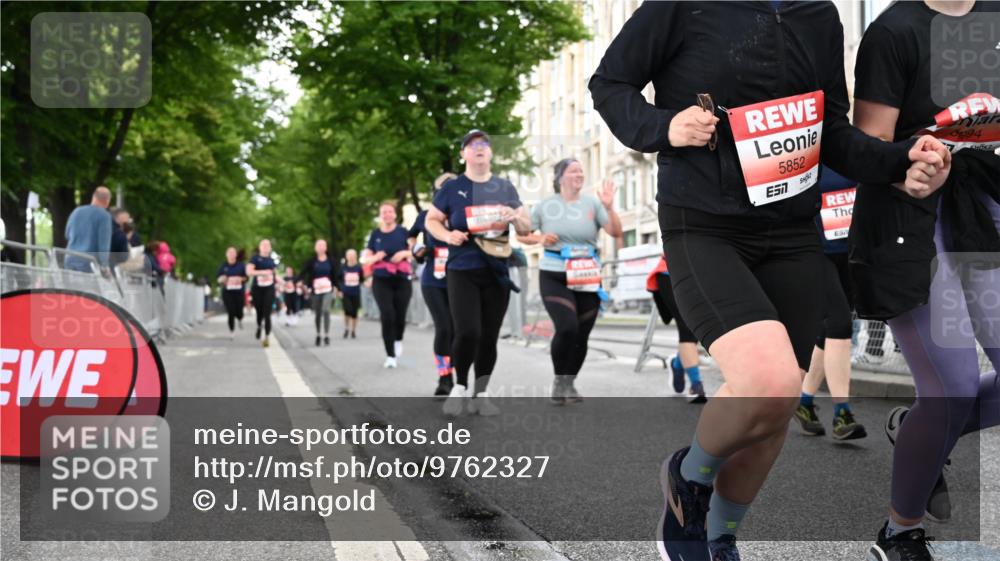 14.06.2026 - REWE Women's Run J. Mangold http://msf.ph/oto/9762327 14.06.2026 11:08:17 Ziel 5175, 5186, 5187, 5224, 5232, 5235, 5318, 5413, 5596, 5614, 5779, 5851, 5852, 5949, 5994 meine-sportfotos.de