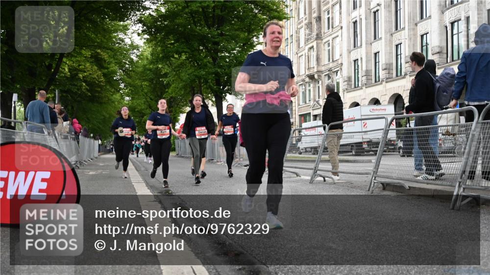 14.06.2026 - REWE Women's Run J. Mangold http://msf.ph/oto/9762329 14.06.2026 11:08:20 Ziel 5186, 5187, 5232, 5235, 5318, 5413, 5593, 5614, 5758, 5779, 5851, 5852, 5994, 6014 meine-sportfotos.de