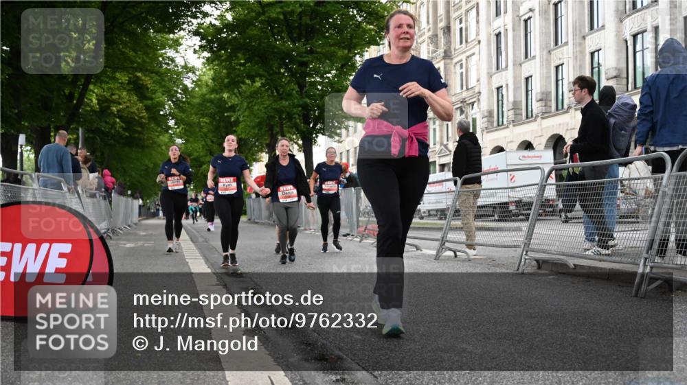 14.06.2026 - REWE Women's Run J. Mangold http://msf.ph/oto/9762332 14.06.2026 11:08:20 Ziel 5186, 5187, 5232, 5235, 5318, 5413, 5593, 5614, 5758, 5779, 5851, 5852, 5994, 6014 meine-sportfotos.de