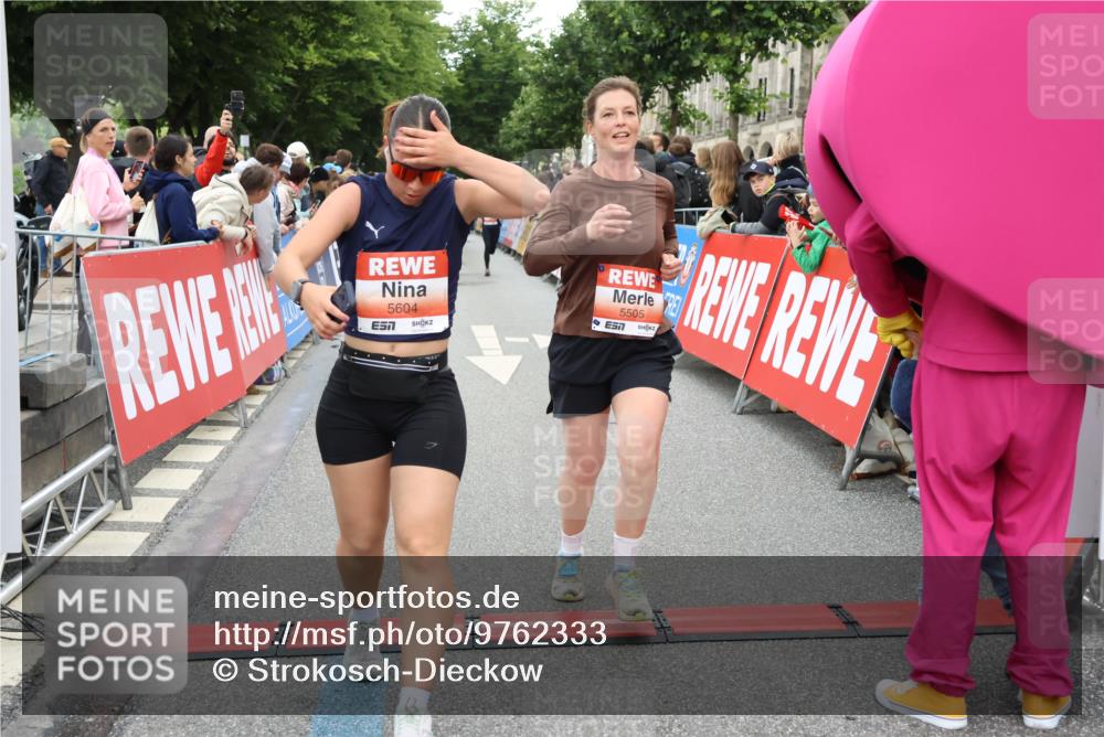 14.06.2026 - REWE Women's Run Strokosch-Dieckow http://msf.ph/oto/9762333 14.06.2026 10:58:15 Ziel 5047, 5113, 5505, 5581, 5604, 5661, 5679, 5686, 5729 meine-sportfotos.de