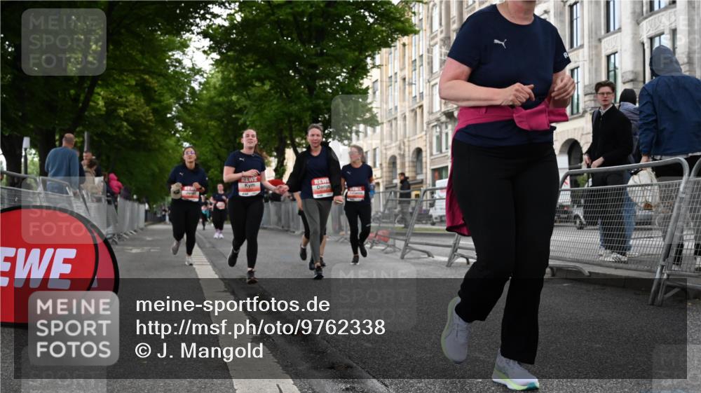 14.06.2026 - REWE Women's Run J. Mangold http://msf.ph/oto/9762338 14.06.2026 11:08:21 Ziel 5186, 5187, 5232, 5235, 5318, 5413, 5593, 5614, 5758, 5779, 6014 meine-sportfotos.de