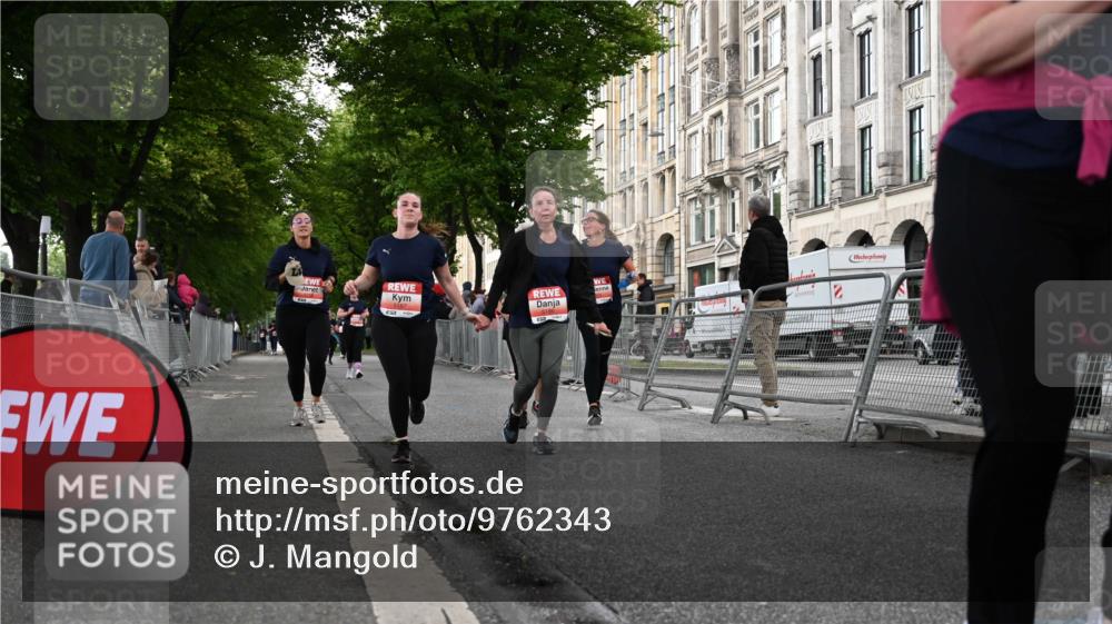 14.06.2026 - REWE Women's Run J. Mangold http://msf.ph/oto/9762343 14.06.2026 11:08:21 Ziel 5186, 5187, 5232, 5235, 5318, 5413, 5593, 5614, 5758, 5779, 6014 meine-sportfotos.de