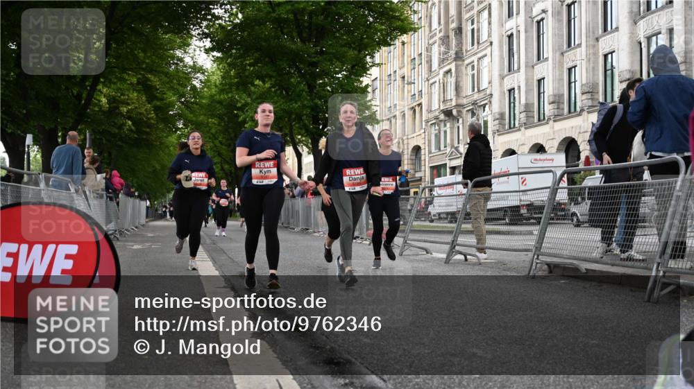14.06.2026 - REWE Women's Run J. Mangold http://msf.ph/oto/9762346 14.06.2026 11:08:22 Ziel 5186, 5187, 5232, 5235, 5318, 5413, 5593, 5614, 5758, 5779, 6014 meine-sportfotos.de