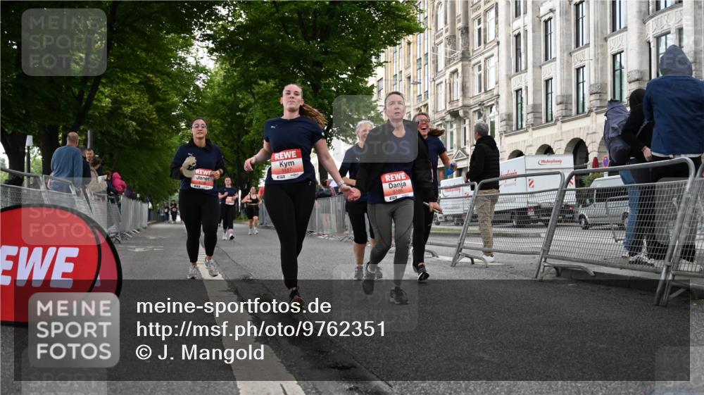14.06.2026 - REWE Women's Run J. Mangold http://msf.ph/oto/9762351 14.06.2026 11:08:22 Ziel 5186, 5187, 5232, 5235, 5318, 5413, 5593, 5614, 5758, 5779, 6014 meine-sportfotos.de