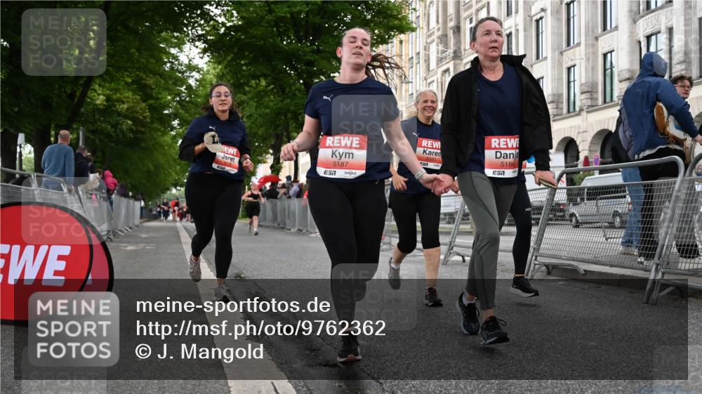 14.06.2026 - REWE Women's Run J. Mangold http://msf.ph/oto/9762362 14.06.2026 11:08:23 Ziel 5186, 5187, 5318, 5413, 5593, 5614, 5758, 5779, 6014 meine-sportfotos.de