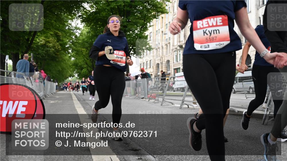 14.06.2026 - REWE Women's Run J. Mangold http://msf.ph/oto/9762371 14.06.2026 11:08:24 Ziel 5135, 5186, 5187, 5318, 5593, 5758, 6014 meine-sportfotos.de