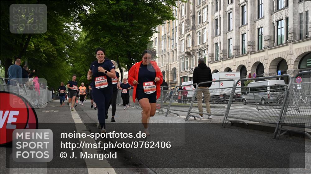 14.06.2026 - REWE Women's Run J. Mangold http://msf.ph/oto/9762406 14.06.2026 11:08:42 Ziel 5073, 5543, 5544, 5653, 5755, 5825, 5841, 5859 meine-sportfotos.de
